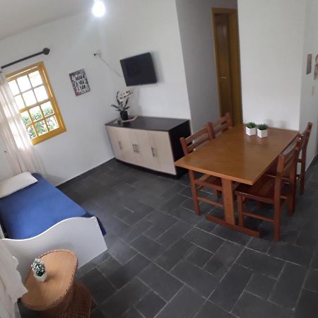 Residencial Colonial Amarelo A 150M Da Praia De Mariscal Aparthotel Бомбиняс Екстериор снимка