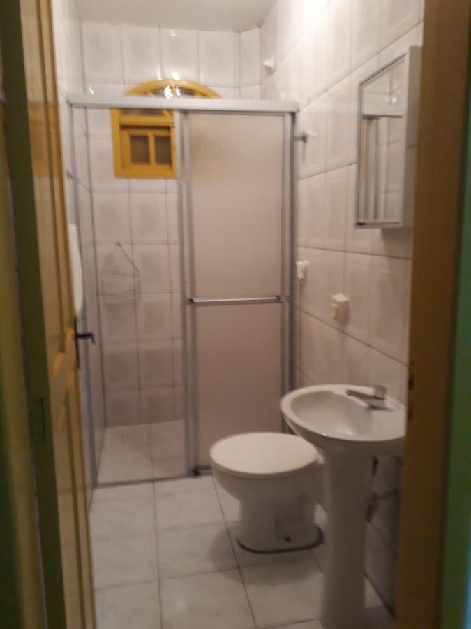 Residencial Colonial Amarelo A 150M Da Praia De Mariscal Aparthotel Бомбиняс Екстериор снимка