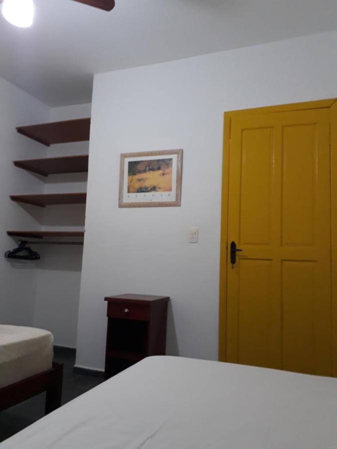 Residencial Colonial Amarelo A 150M Da Praia De Mariscal Aparthotel Бомбиняс Екстериор снимка