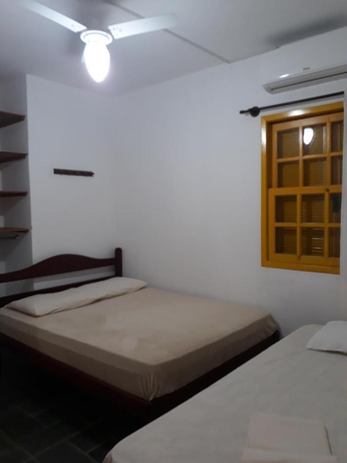 Residencial Colonial Amarelo A 150M Da Praia De Mariscal Aparthotel Бомбиняс Екстериор снимка