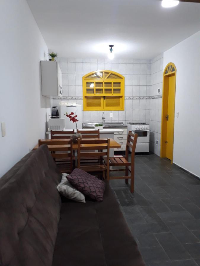 Residencial Colonial Amarelo A 150M Da Praia De Mariscal Aparthotel Бомбиняс Екстериор снимка
