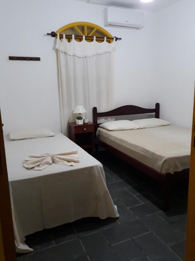 Residencial Colonial Amarelo A 150M Da Praia De Mariscal Aparthotel Бомбиняс Екстериор снимка