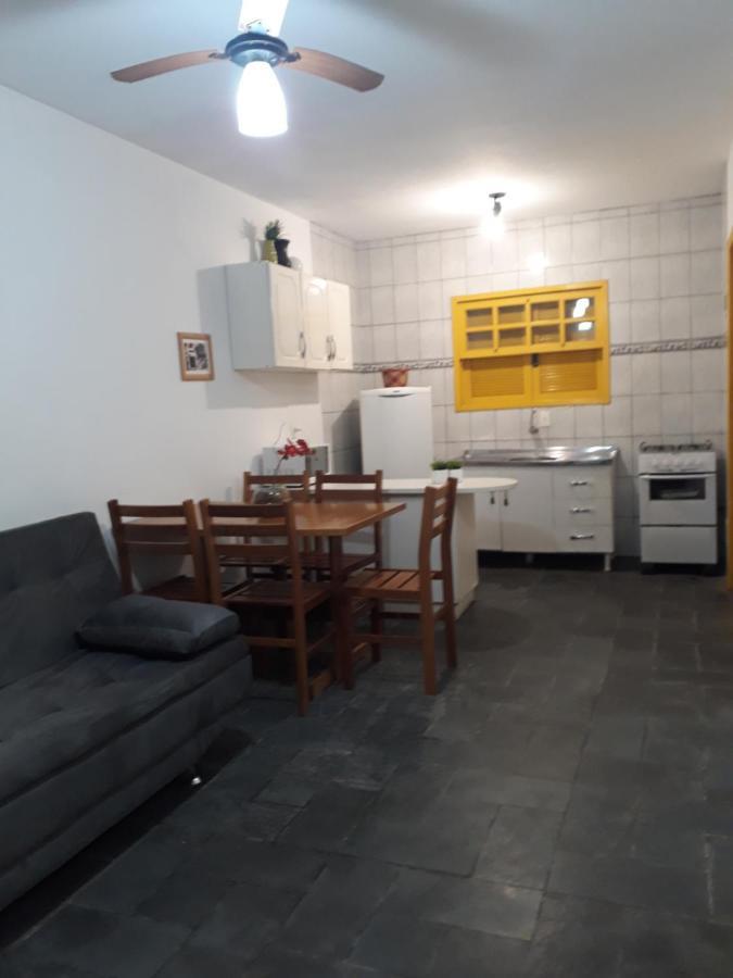 Residencial Colonial Amarelo A 150M Da Praia De Mariscal Aparthotel Бомбиняс Екстериор снимка
